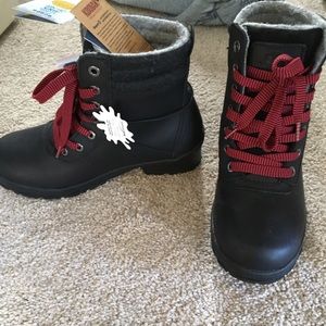 NWT Kodiac snow boots BOGO